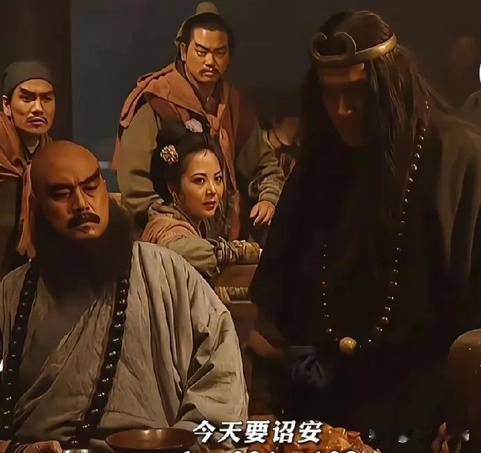 有人说宋江这人，做官通贼，做贼通官。做官的时候跟贼人勾肩搭背 真做了贼人又想招安