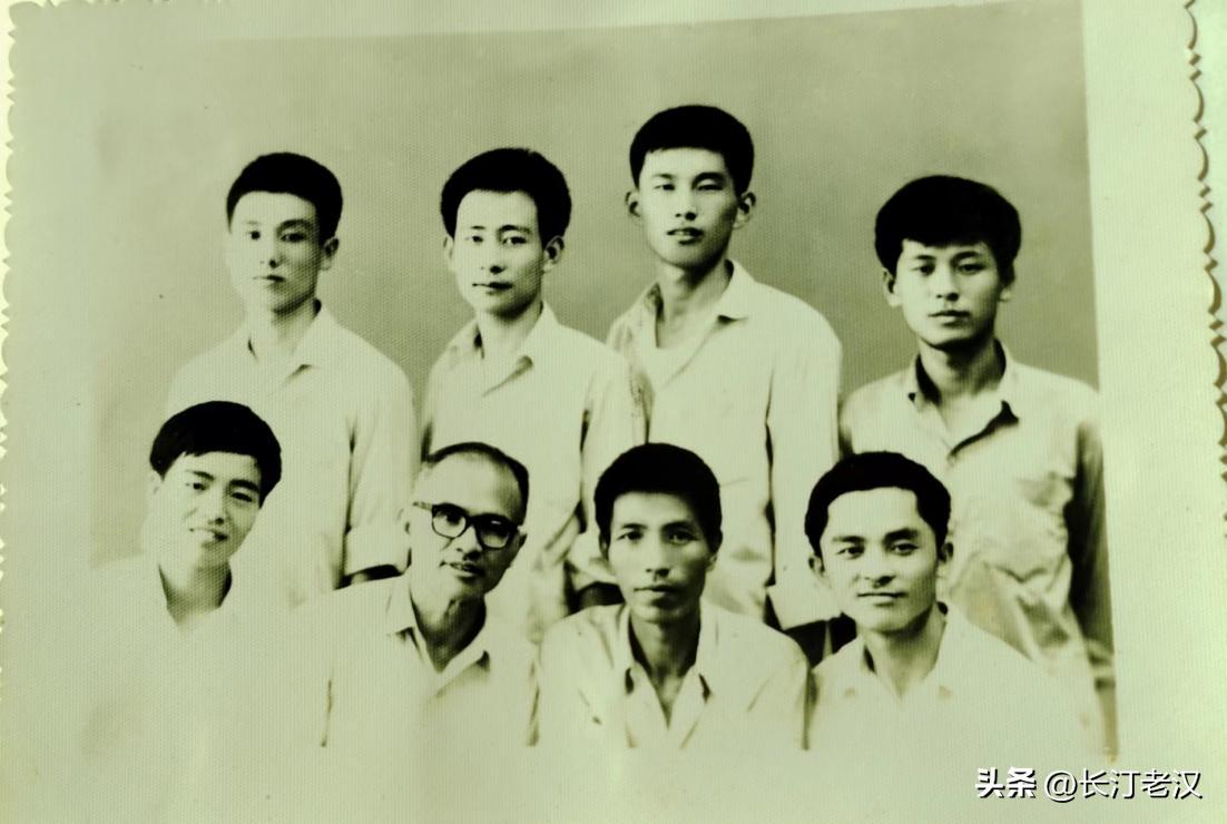 70年代读师范学校真幸福，有伙食费，助学金，不要花父母一分钱，我的同学还可以养活