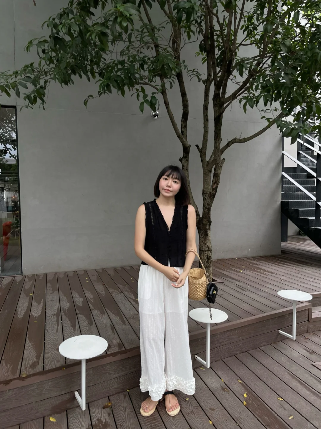 今夏黑白是主调