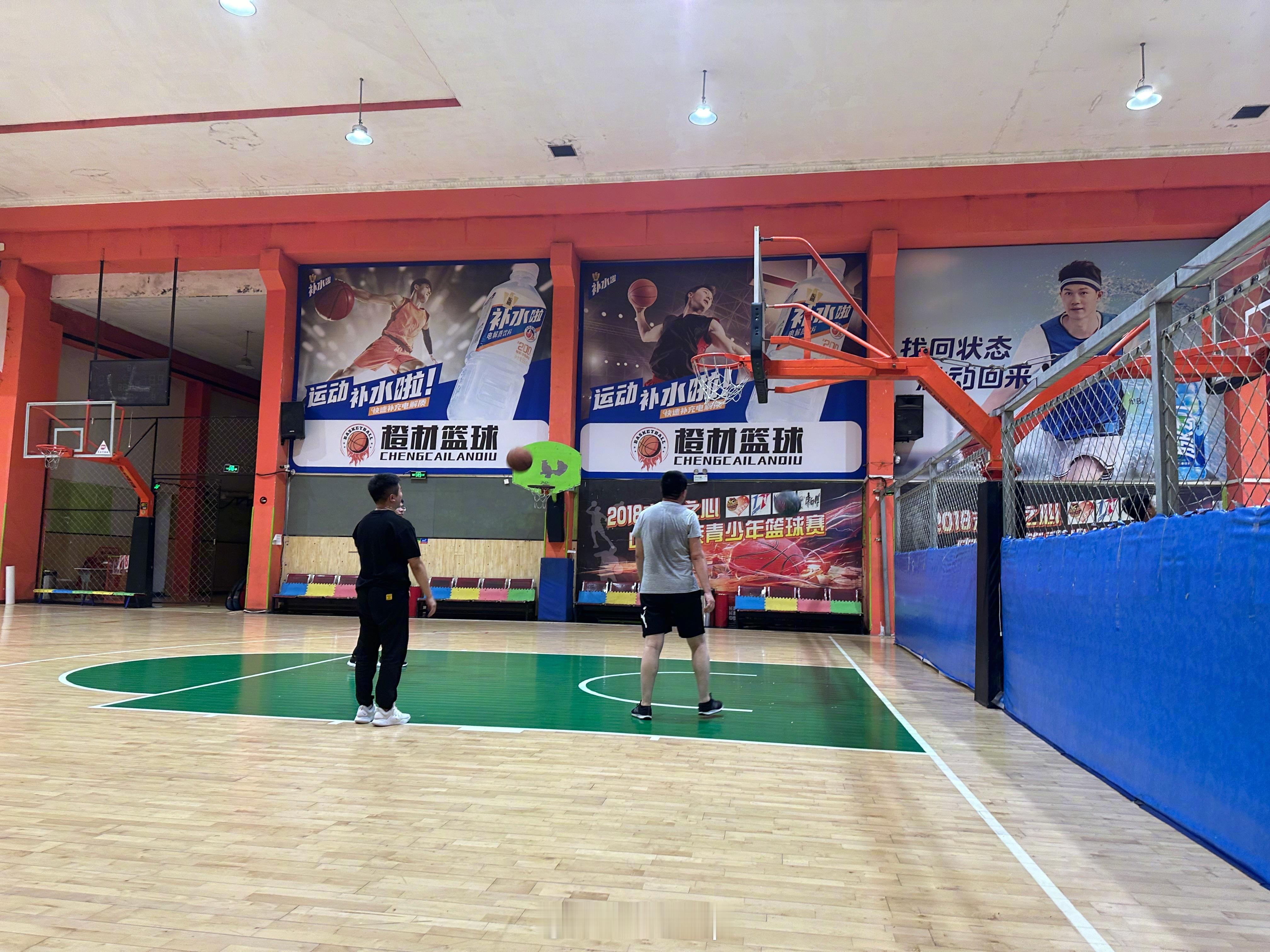 熬夜加长时间不运动，偶尔打场篮球汗流浃背，人到中年的困扰，此时需要一款舒服的MP