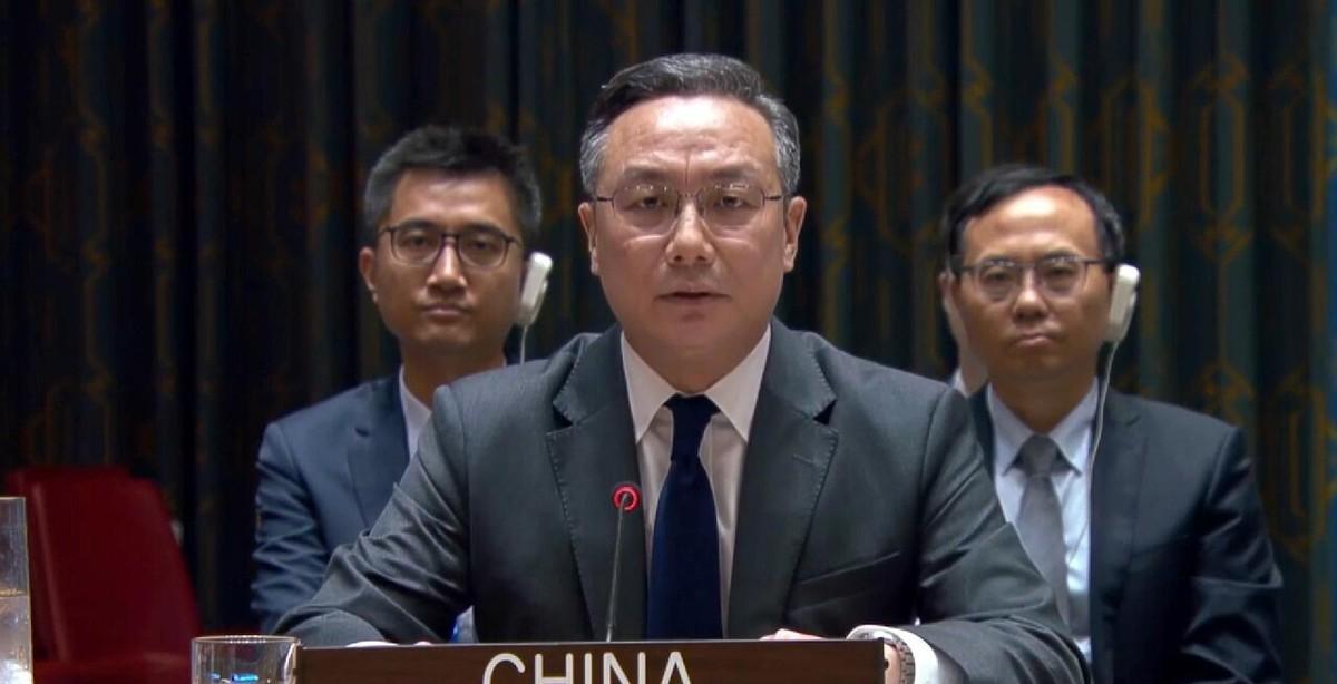 2026年8月5日，纽约联合国总部安理会反恐问题公开会上，空气愈发沉重。

中国