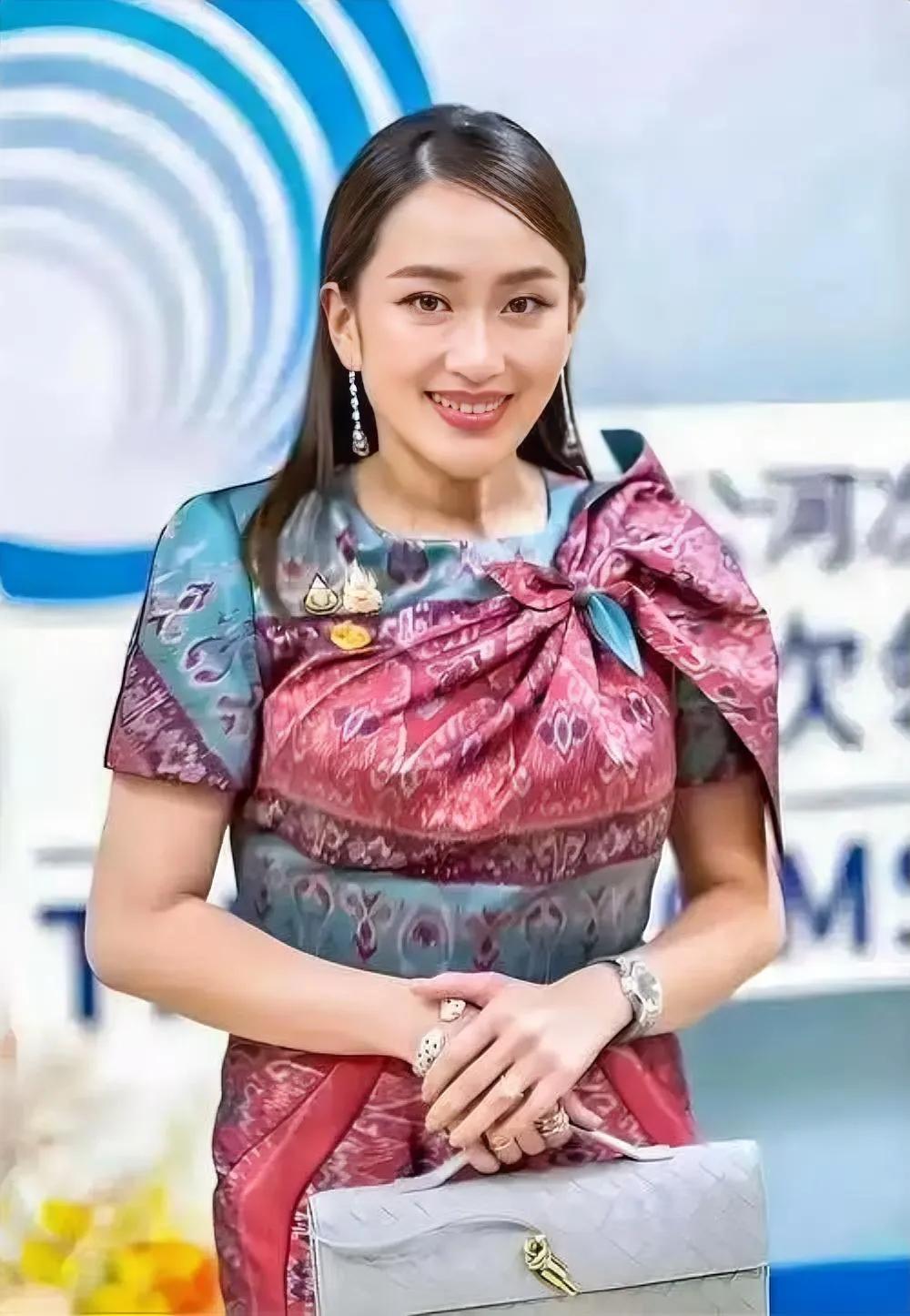 不可思议
 
泰国突然宣布了！
 
8月5日，泰国财政部突然宣布：要拿出200亿