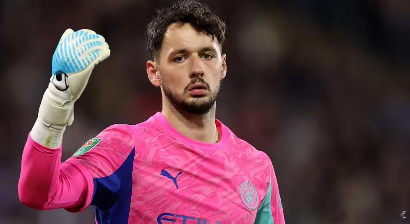 《每日邮报》记者JackGaughan消息，曼城门将詹姆斯·特拉福德的未来备受关