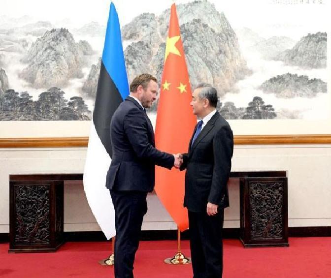 快讯！快讯！
 
中国与爱沙尼亚对外宣布了在北京举行会谈的消息。
 
11月4日