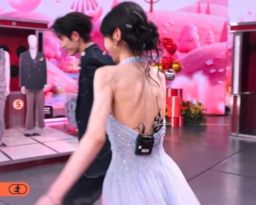 我的花生酱饼干呢 递上 