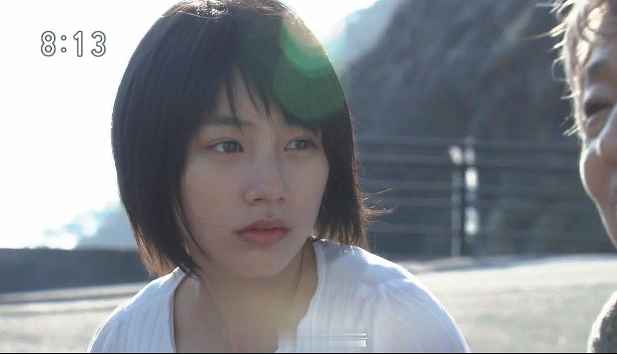 第一次看海女..怎么会有如此氧气的女子能年玲奈 小狗眼睛亮亮的 ​​​