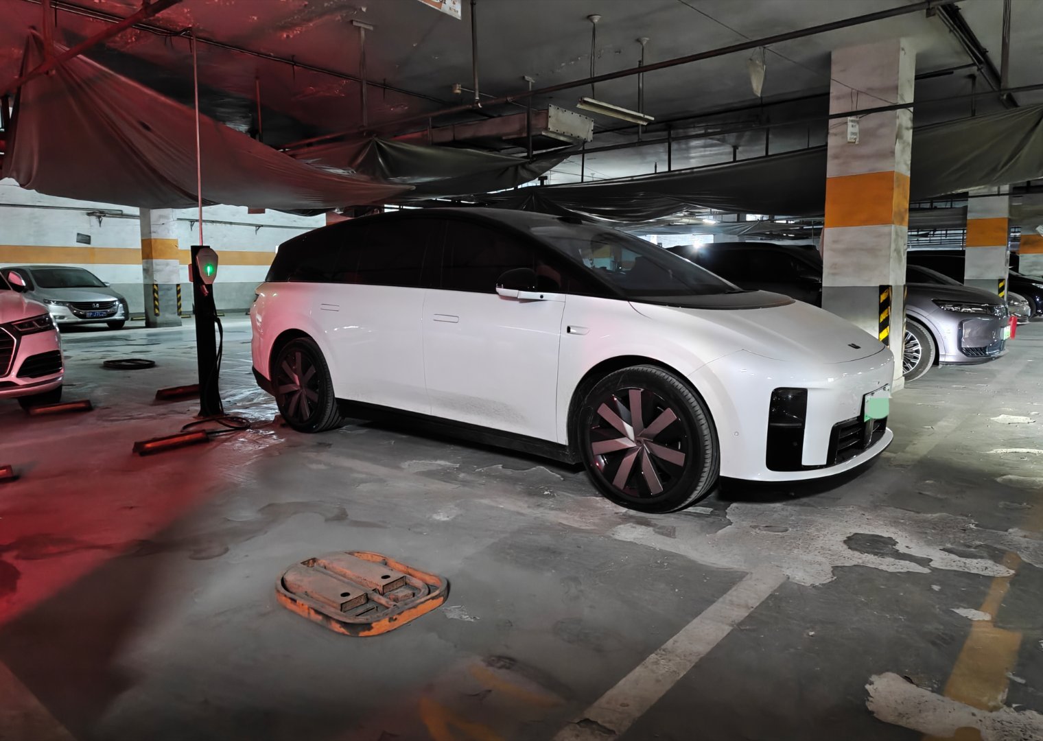 我的车位被占了，好在充电线够长