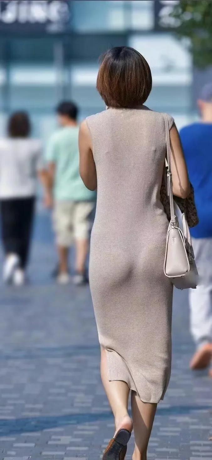 生活告诉我们： 不是每个人都愿意陪你经历所有！ 不是每个人都那么在乎你……