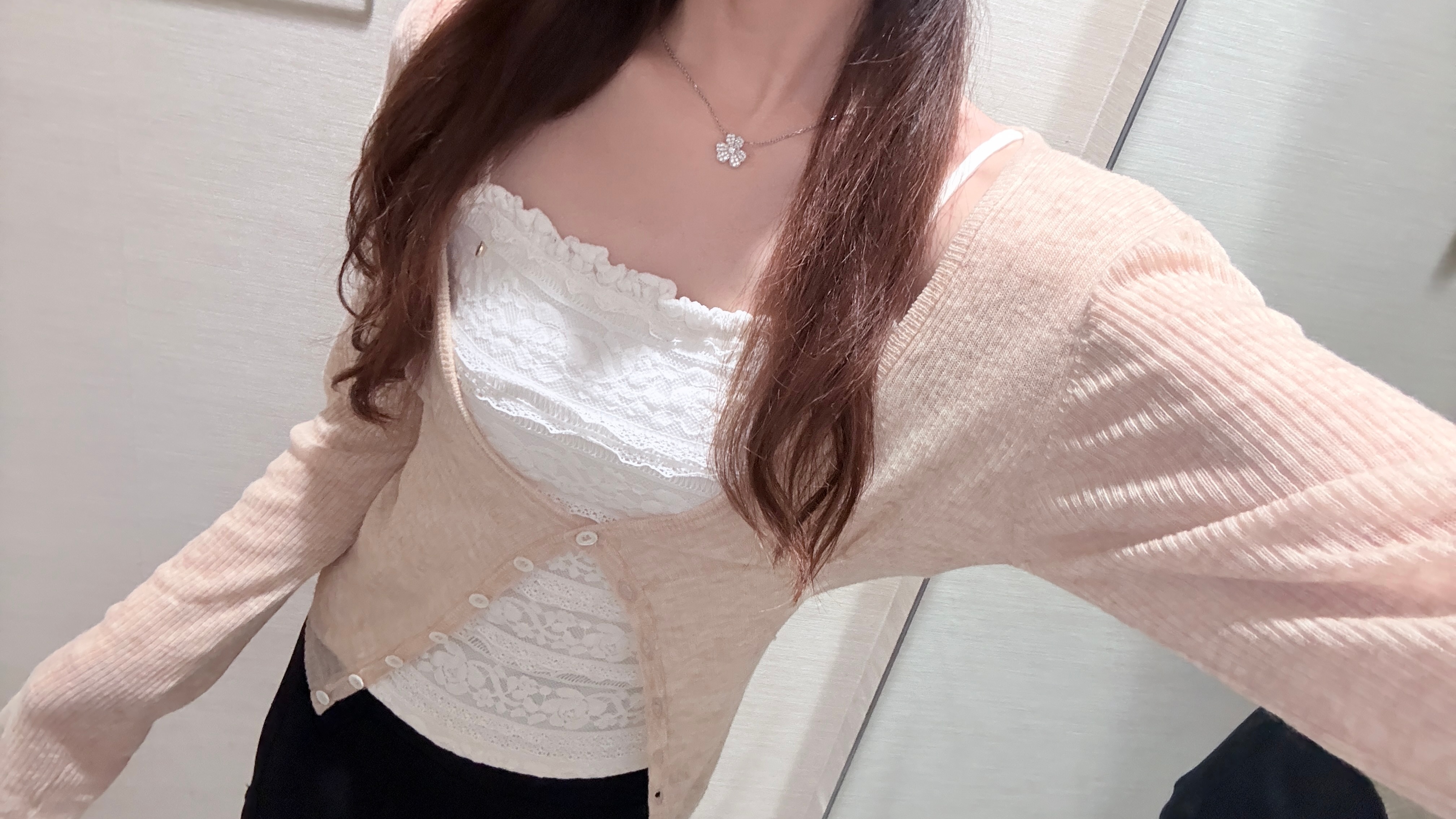留了好久的衣服，今天才穿出门 
