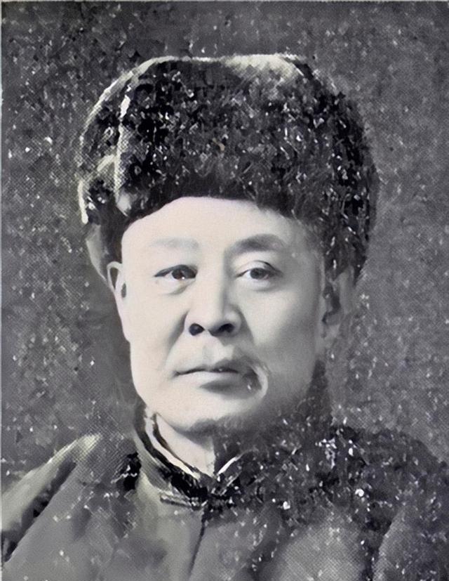 张海鹏，字仙涛，奉天盖平人，中华民国时期军人、奉系元老之一、伪满洲国侍从武官长、