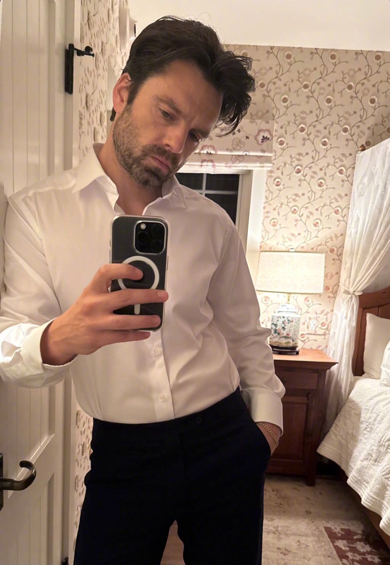 SebastianStan[超话]   Sebastian Stan塞巴斯蒂安·