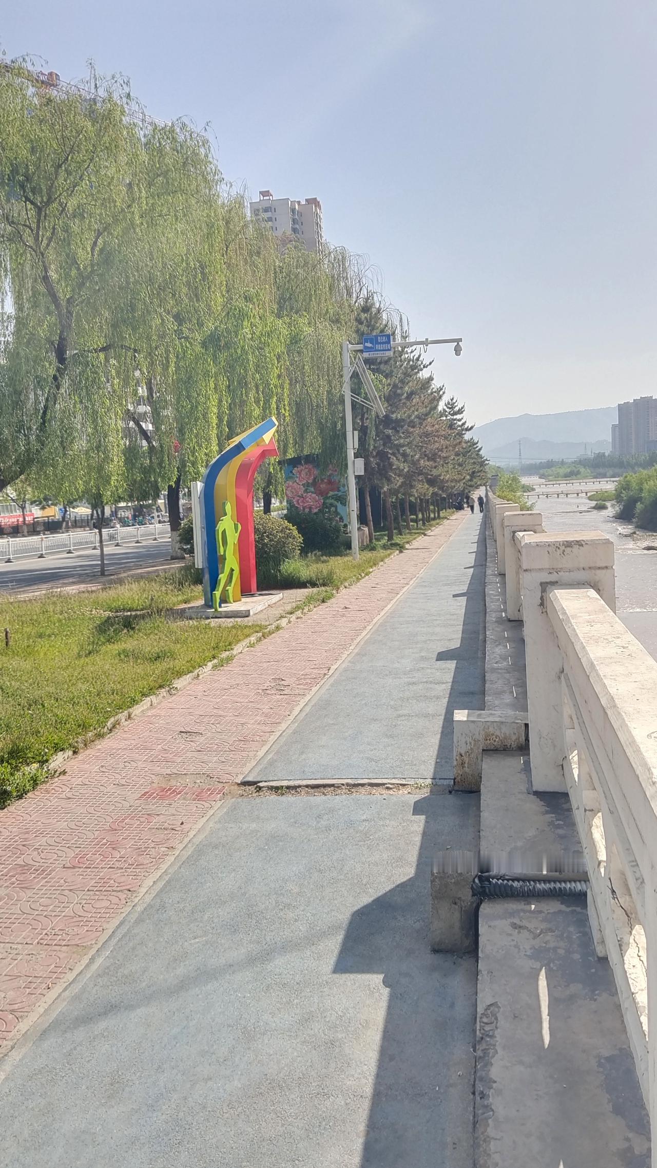 [握手]缘分很奇妙，花钱买不到；前世己注定，今世能遇到；珍惜有缘人，情意更重要；