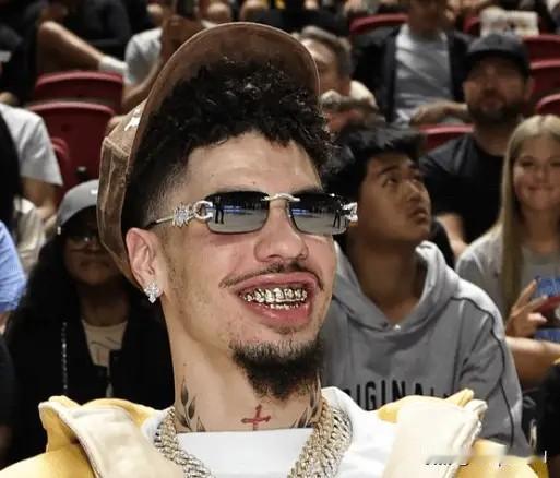 美媒NBACentral更新动态，转载了森林狼队记JonKrawczynski对