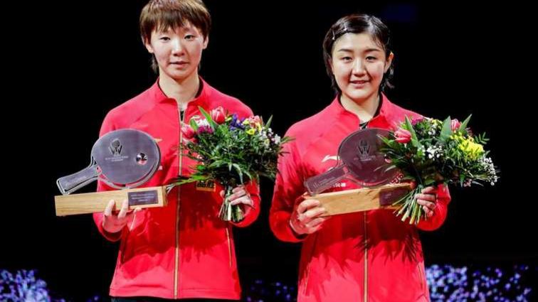 北京时间11月15日晚，全运会乒乓球女单半决赛战火纷飞。王曼昱状态神勇，以4 -