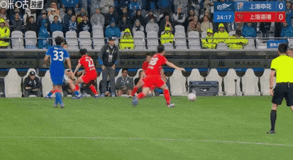 虽然但是！吴曦这次的演技有点高，你要问有多高？有三四层楼那么高！
卢永涛也是一点