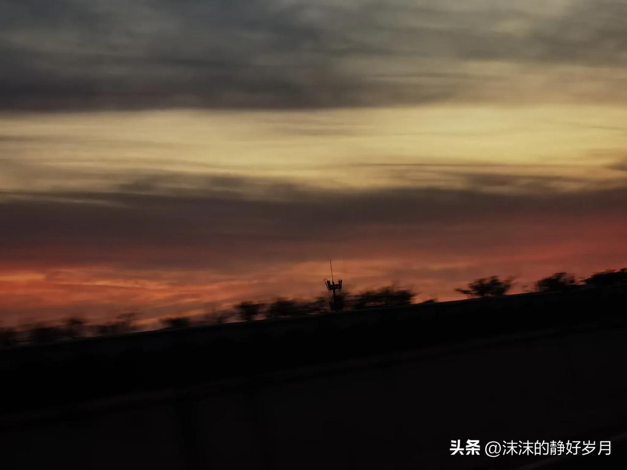 诚邀下联 云起九天上。