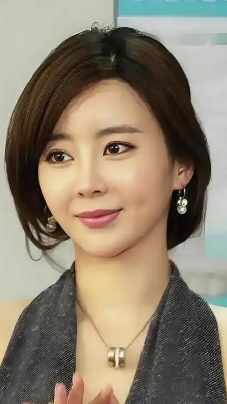 孙雅，1988年生于甘肃平凉灵台县，毕业于中央戏剧学院，内地女演员、模特 。早年