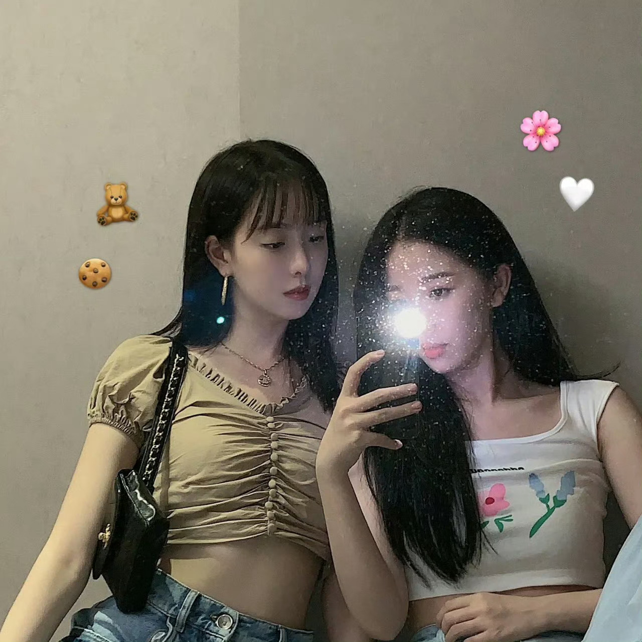 虞书欣  2019.8.1鱼头美女墙打卡  专栏 · 鱼