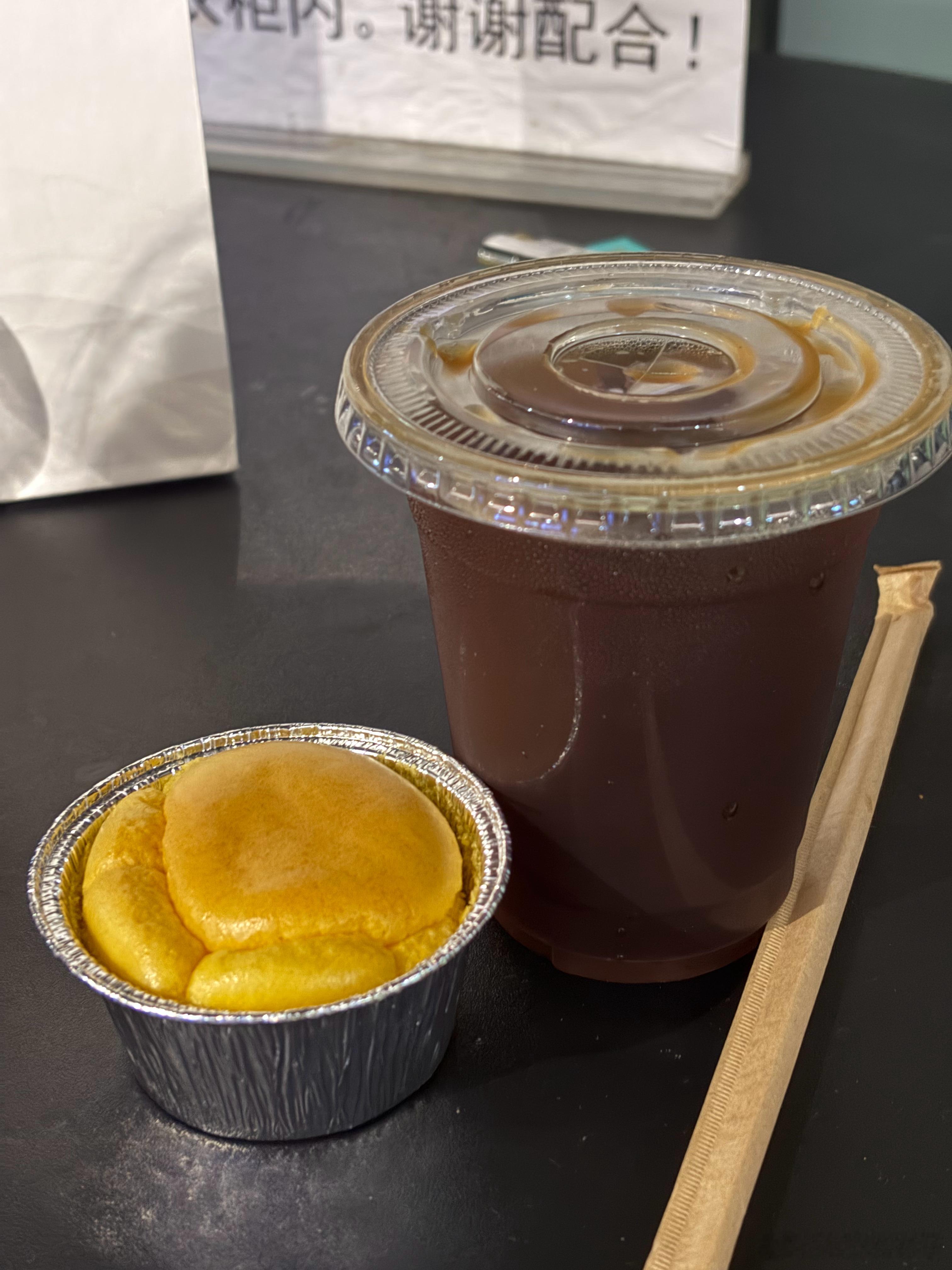 撸友做的咖啡and小蛋糕哈哈 