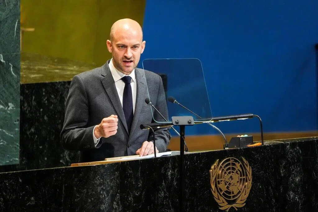 特朗普不满意伊朗提案 美国坚持先解决伊核问题 伊朗据报提出重开霍尔木兹海峡的新方