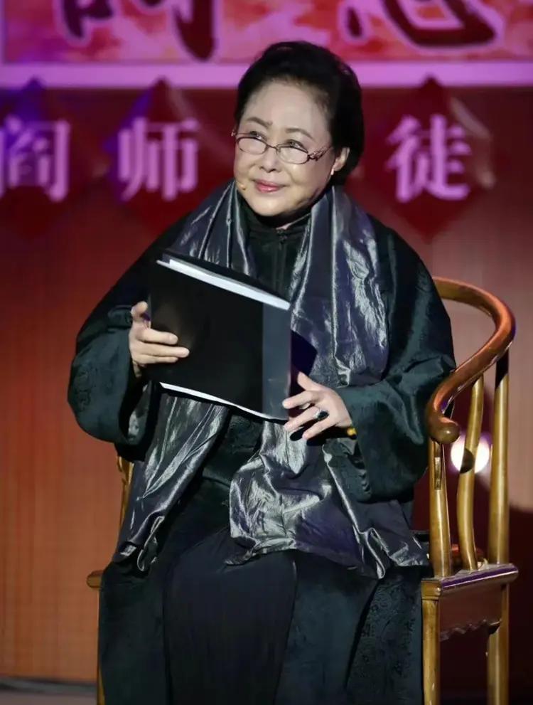 斯琴高娃，1950年1月20日出生，毕业于内蒙古大学艺术学院，瑞士籍华裔女演员。