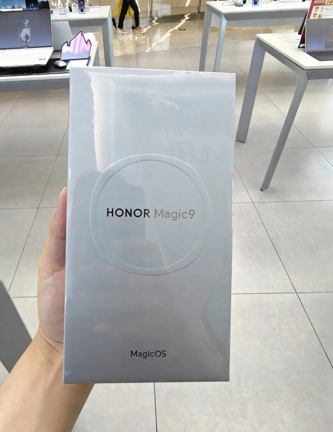 Magic9这次太猛了
荣耀这次给人感觉是憋了很久，想掀桌子了～
双2亿 +AR