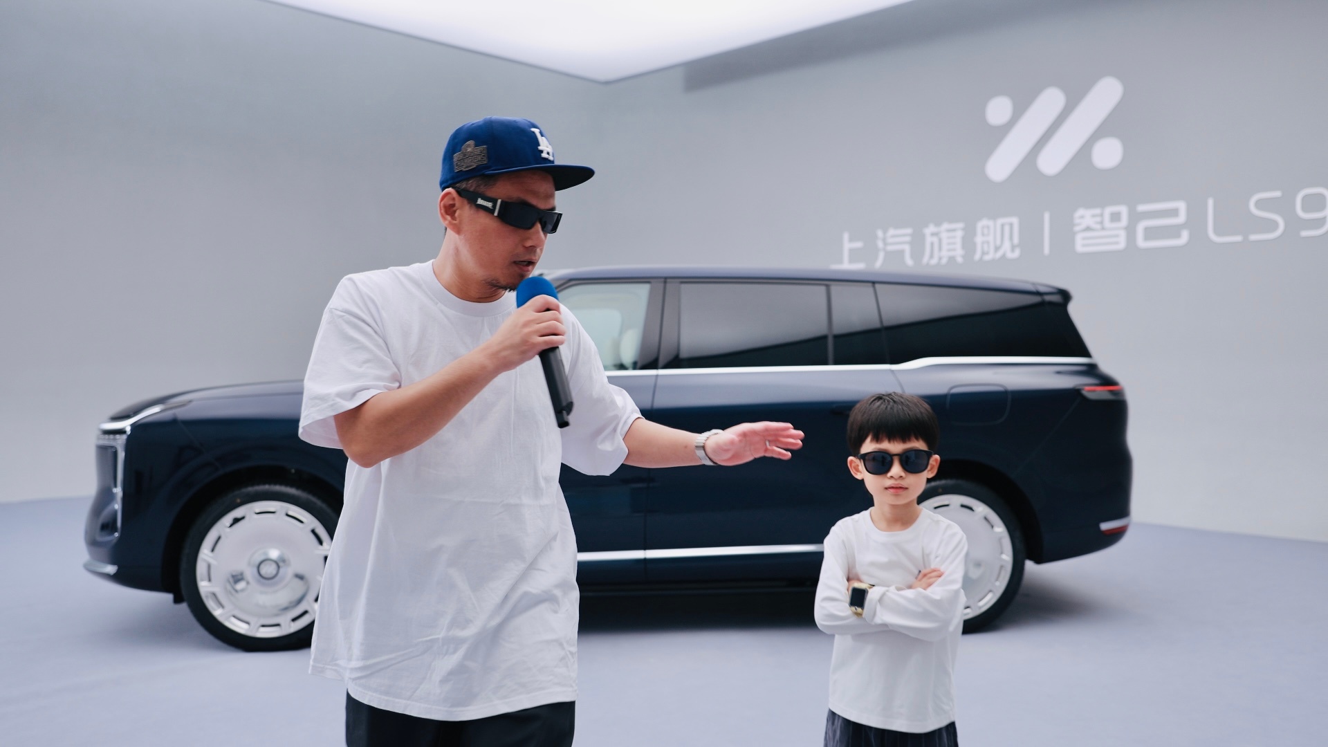 棚拍上汽的旗舰车型，智己LS9。刚出差回来，抓紧时间剪片子上汽旗舰智己ls9上汽