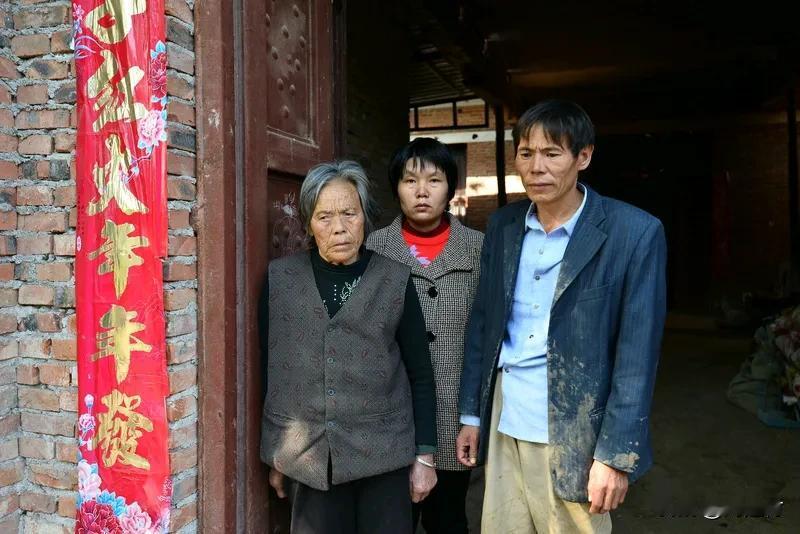 全国女婿回丈母娘家统一状态 全国女婿回丈母娘家统一状态
“全国女婿回丈母娘家统一