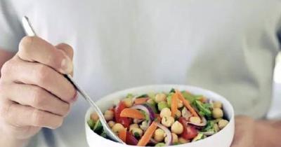 吃素还甘油三酯高？问题出在你以为“健康”的食物上
 
血脂化验单出来，甘油三酯高