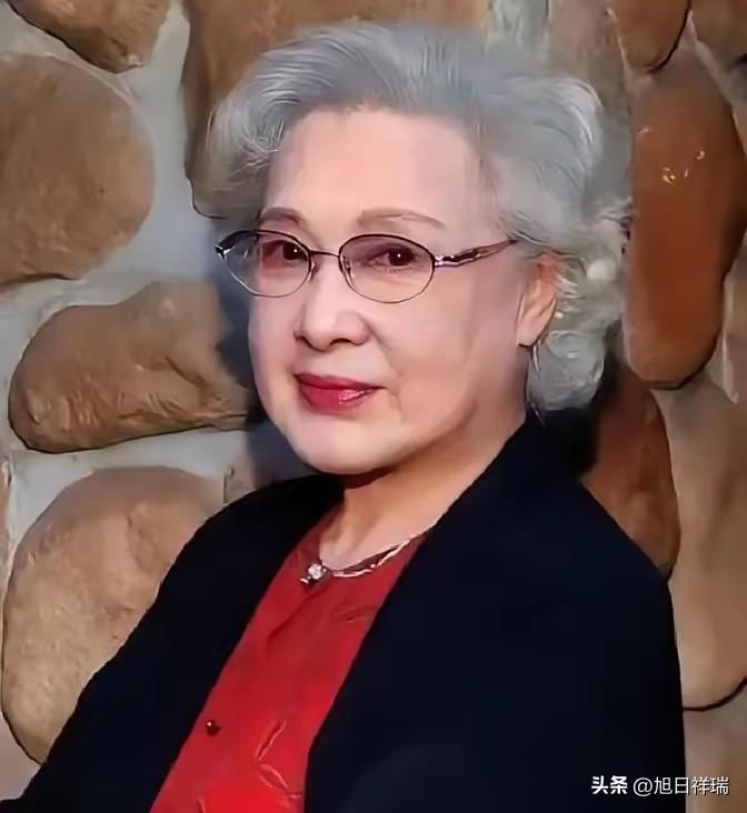 1967年，陈天国在杭州灵隐寺的一棵大树上自缢身亡，在临终前，他特意去见了前妻秦