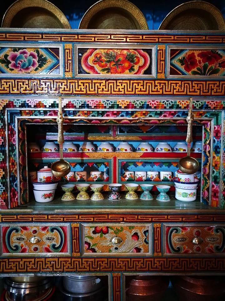 短子和家人们菊花还有谁？还有鱿鱼，他们干了一个大事。我不知道直播间的所有的家人们