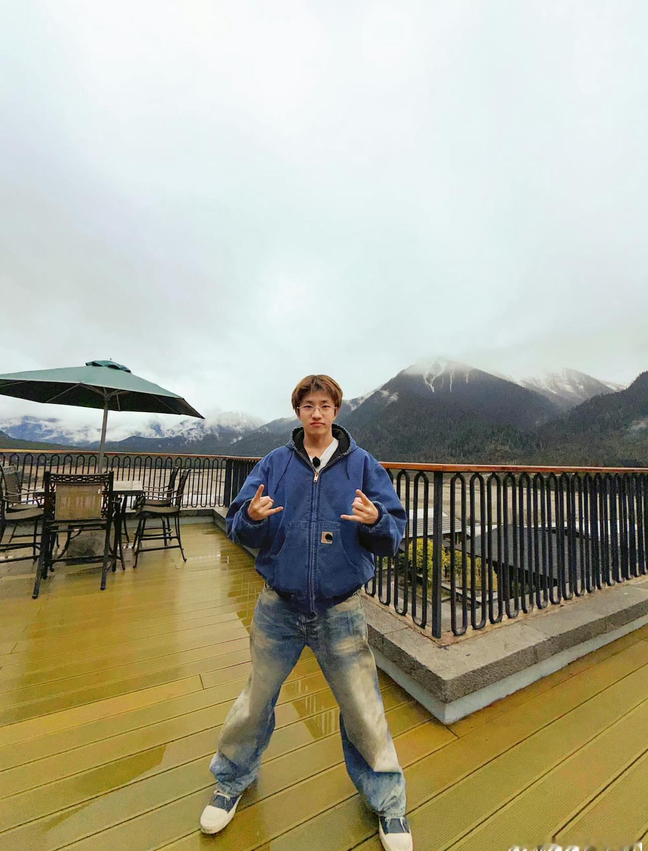 onesd王一珩 🍔王一珩廿一如煦葵生灼灼其芒王一珩00后唱作人 

秋分之后