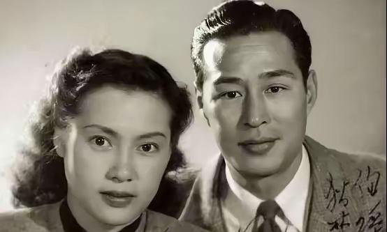 1938年，26岁的陈天国把16岁的秦怡玷污了，之后，秦怡大病一场，高烧不退，陈