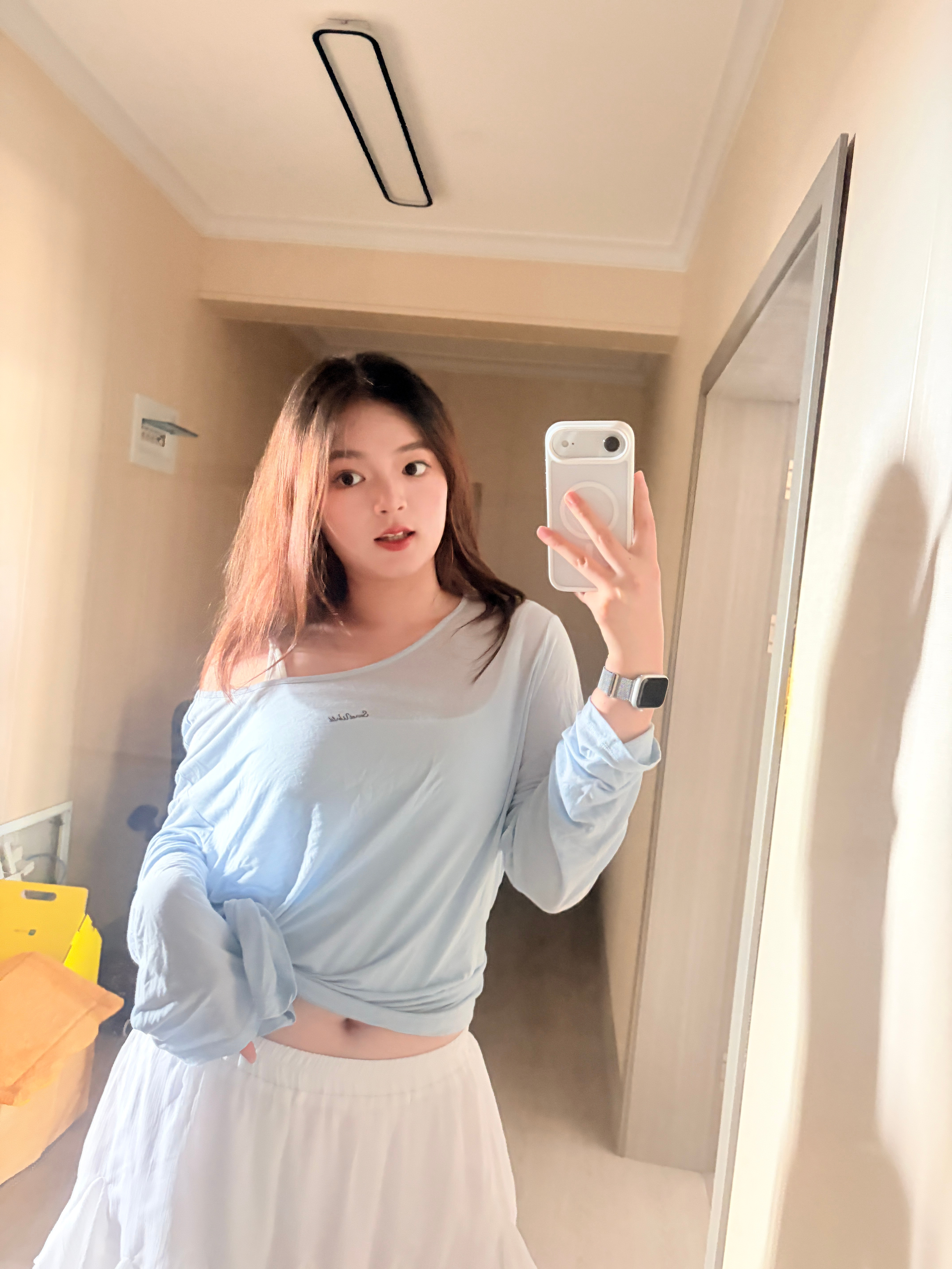 原来衣着打扮会影响对自己的感知以前觉得穿衣只是为了在外好看，得体。现在才意识到，