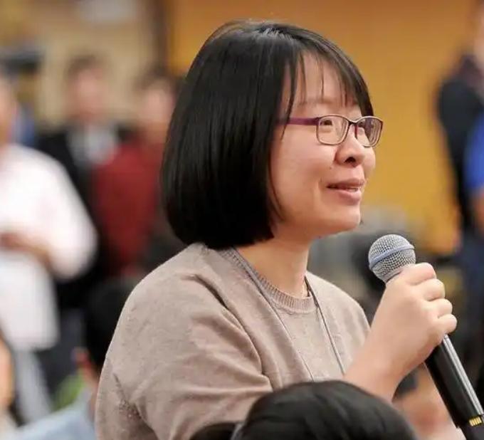 联合早报长期以来没少被人批评对华报道偏负面。以前大家骂媒体几句也就过去了，最近却