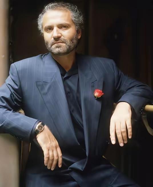 醍醐灌顶的话：“人从死了那一刻起，不再是谁的亲人，谁的爱人，而是一具尸体，连碰一