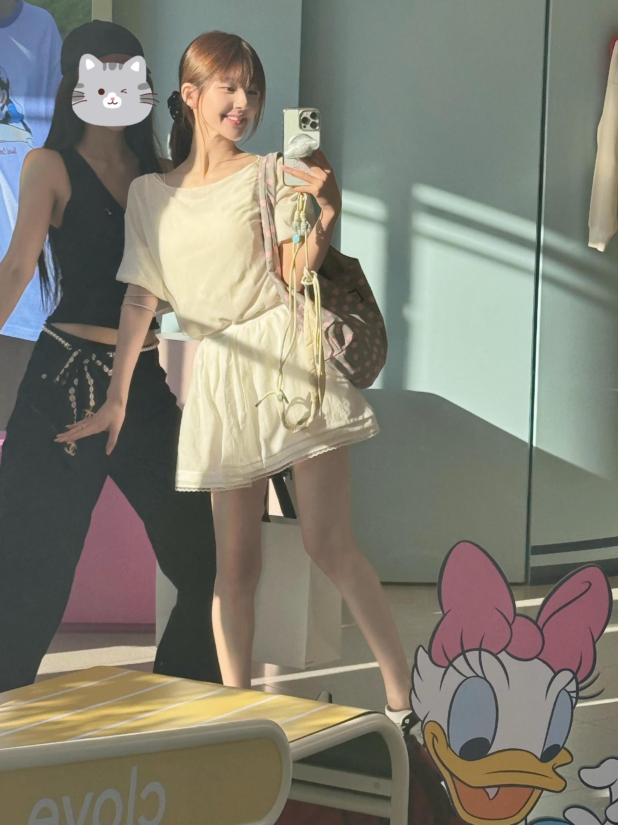 露味赵露思 完全是我妈妈 