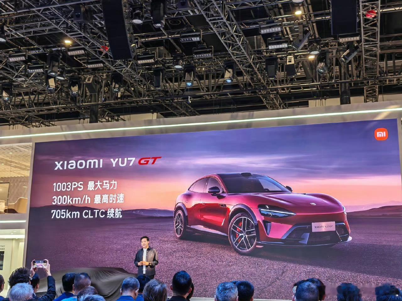 雷军官宣小米YU7GT5月底发布看起来比ultra更适合家用，又是一台千匹猛兽。