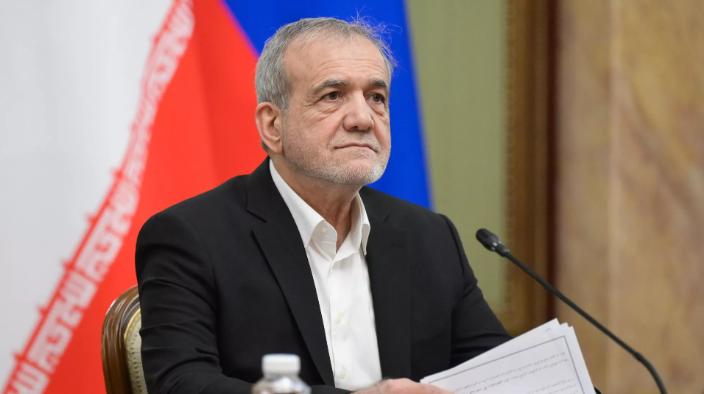 伊朗总统的态度转变了。

伊朗总统佩泽希齐扬25日在社交媒体发文称，正如伊朗已故