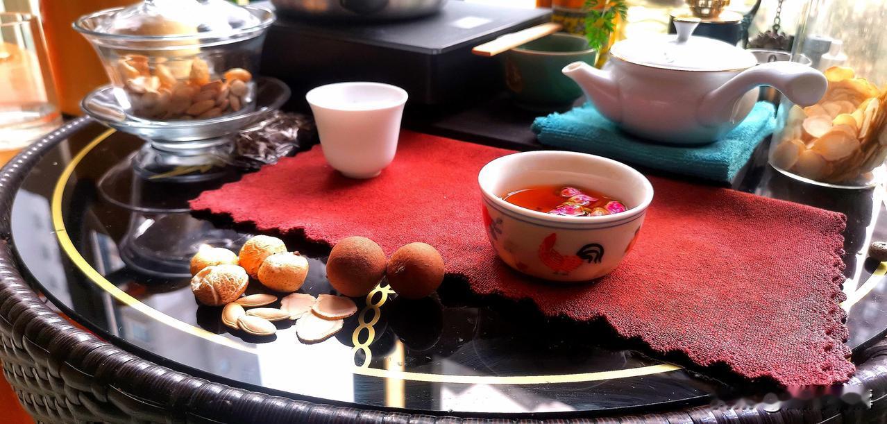 中医说湿寒

       无论老少，湿寒重要。中医学认为在人体之中，寒久必湿，