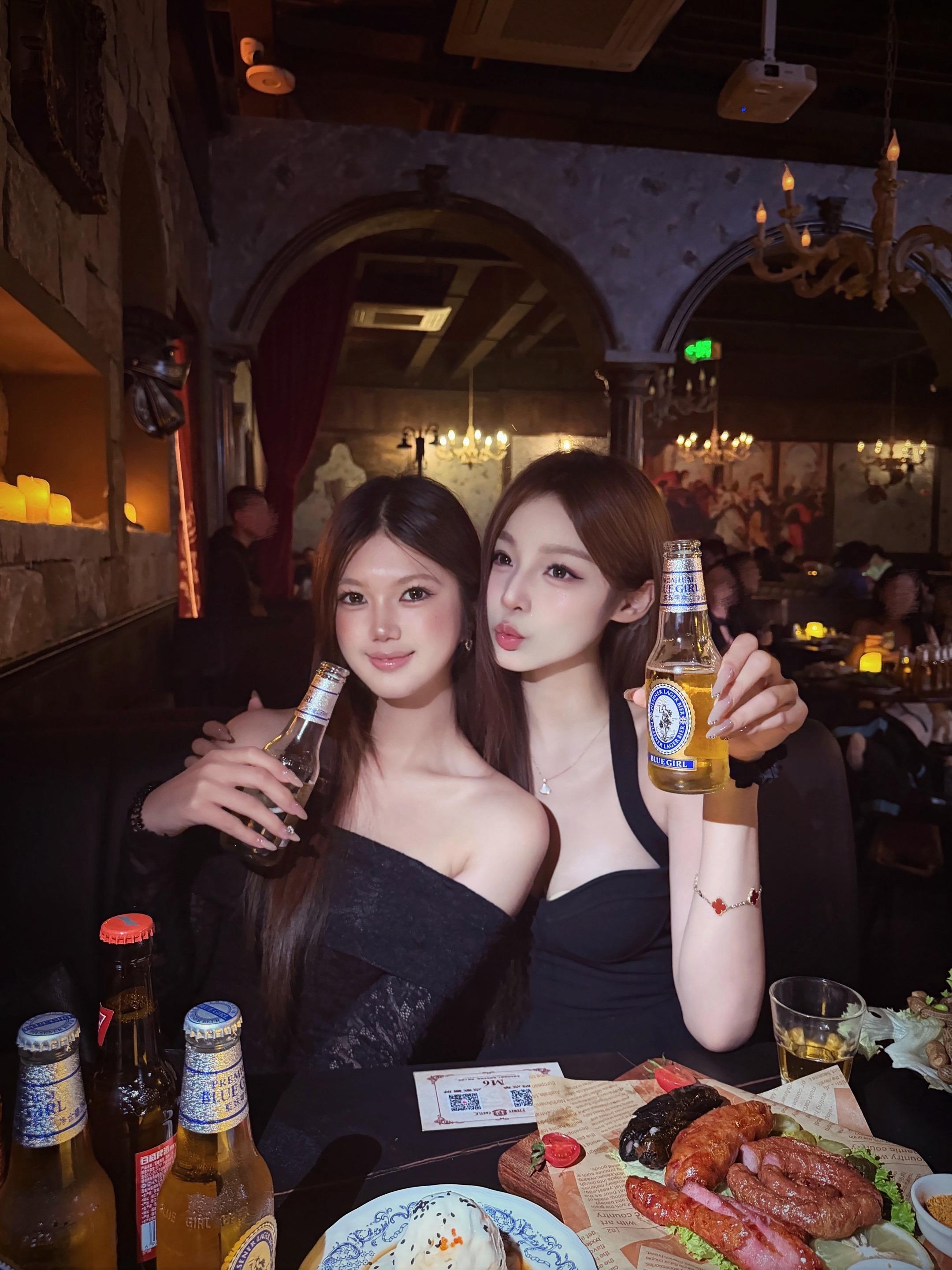 闺蜜和你喝酒真开心被你老公打 我也认了