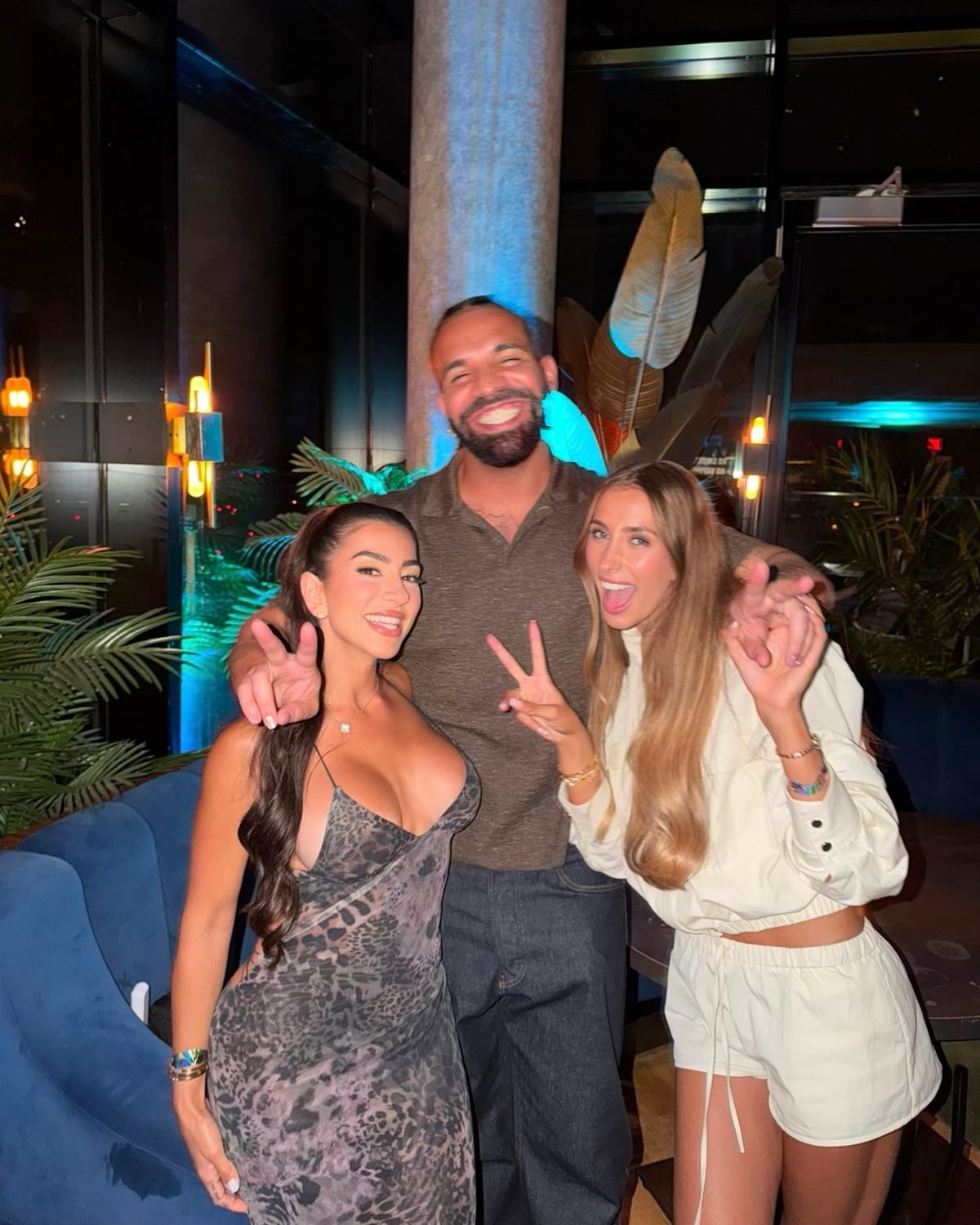 Drake 和 Lena The Plug 以及 Lily Phillips ?