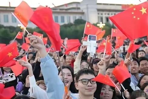 为什么美国打伊拉克不用找证据、俄罗斯进格鲁吉亚不用问联合国，而中国在自家南海种个