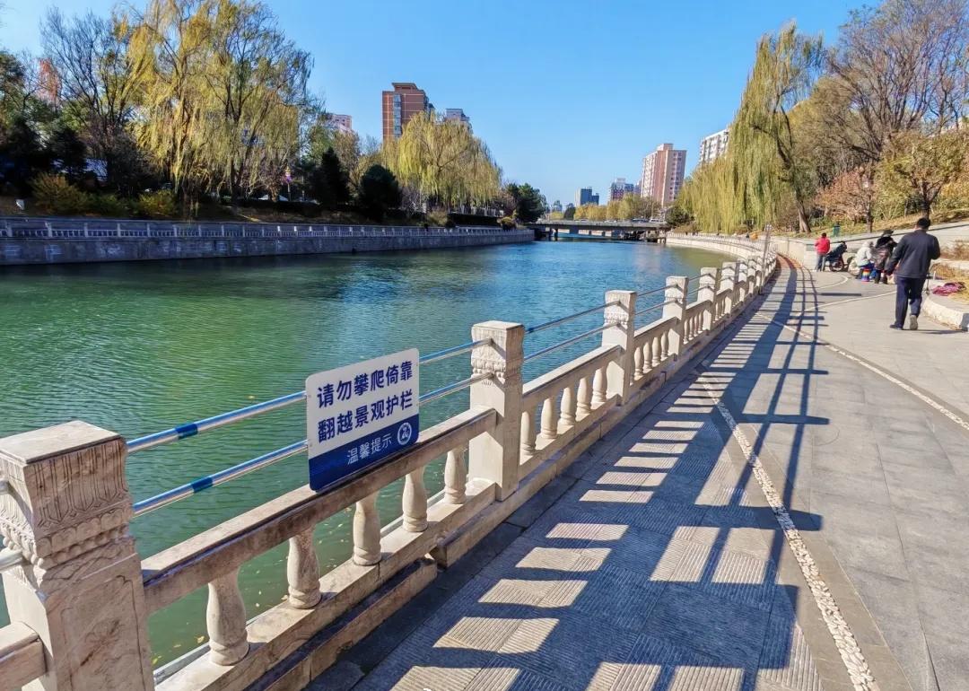 【12345热线表扬！60厘米→1米】近日，北京市城市河湖管理处永引渠管理所收到