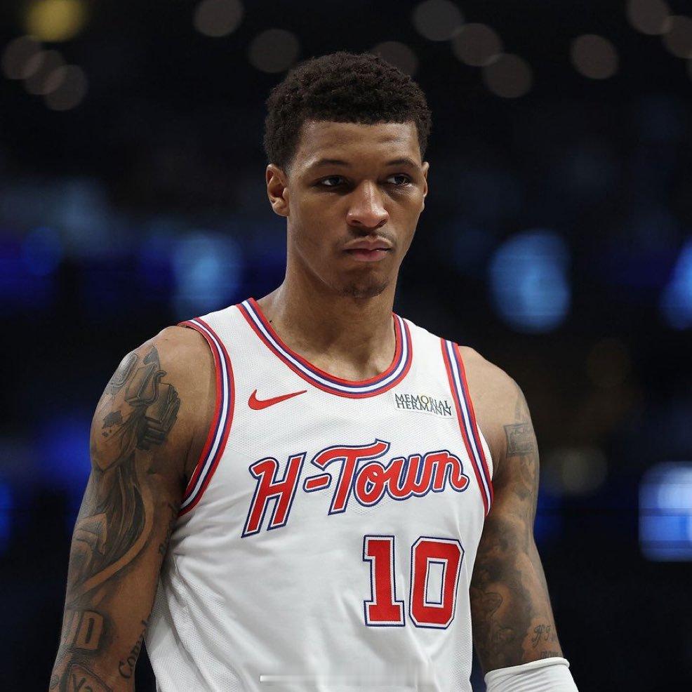 在经历了2026年初的8场惨淡低迷之后，小贾在最近的17场比赛中场均得到17分和