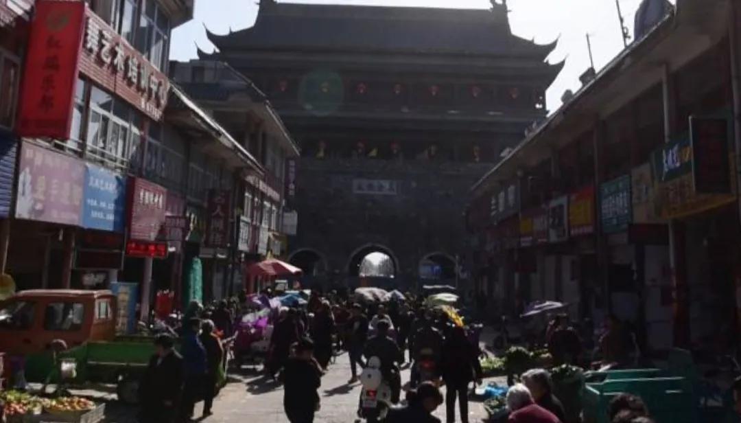 凤阳县是安徽省东北部的一座历史文化名城，是安徽省滁州市管辖下的一座县城。凤阳县，