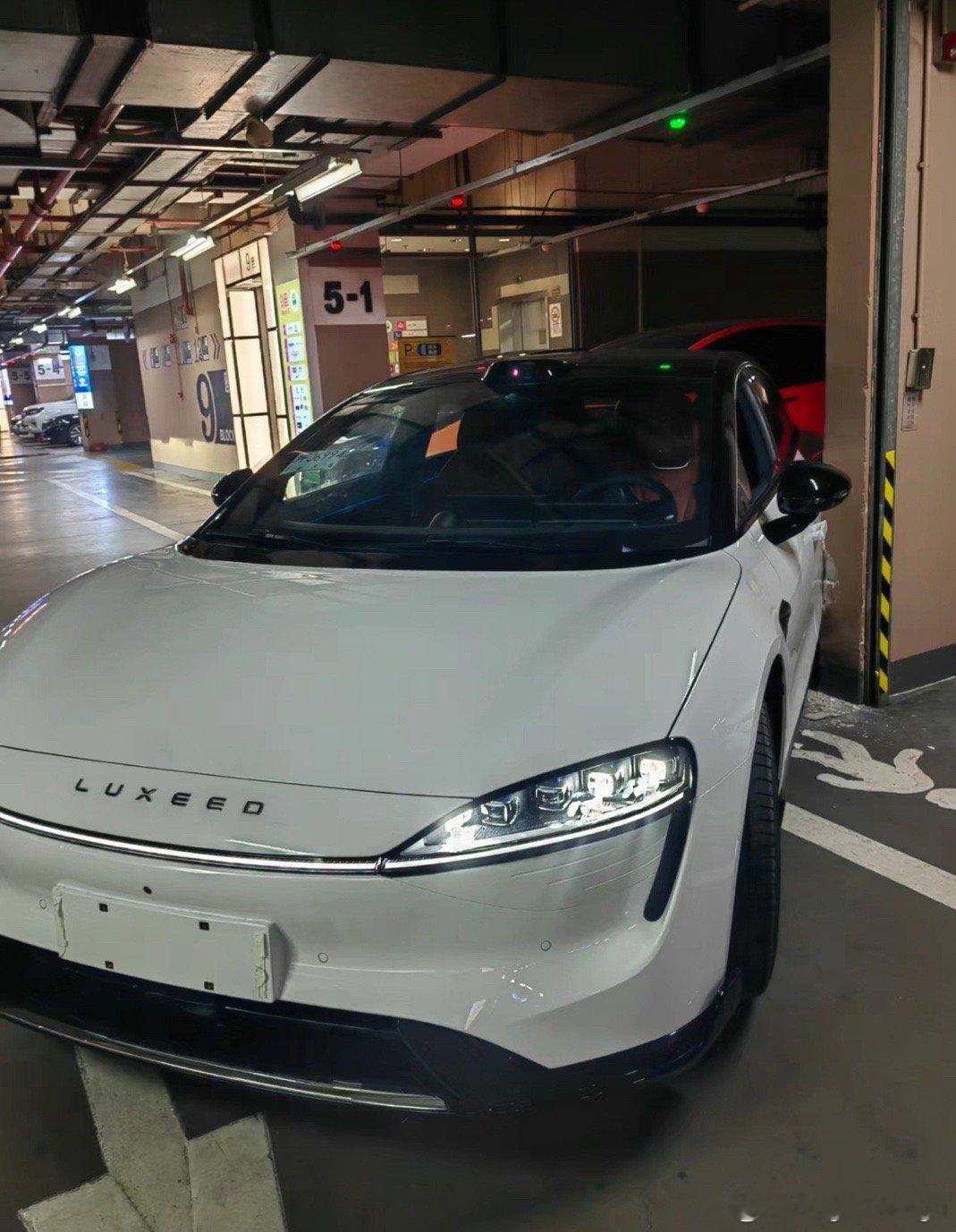 所以，这就是智界S7的首撞吗？[思考] ​​​