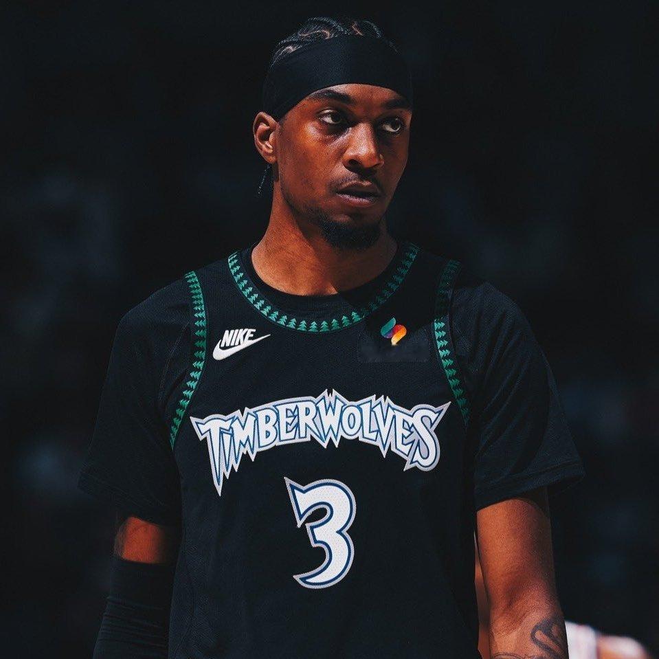 麦克什么丹今天太厉害了这还外面交易什么字母啊，这不比字母还厉害5三分，5封盖、3