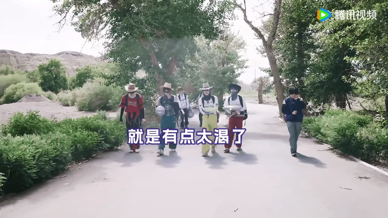 朱志鑫徒步一直在打篮球朱志鑫打了7.5公里篮球一路向海的少年别人徒步看风景，朱志