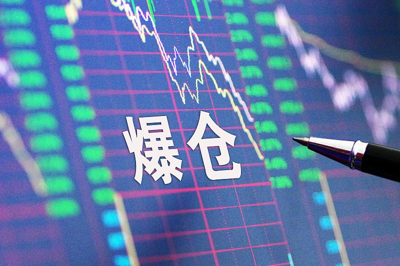 老葛用95块重仓8400股药明康德，80万子弹打光，硬扛8个月浮亏8万不割肉，等